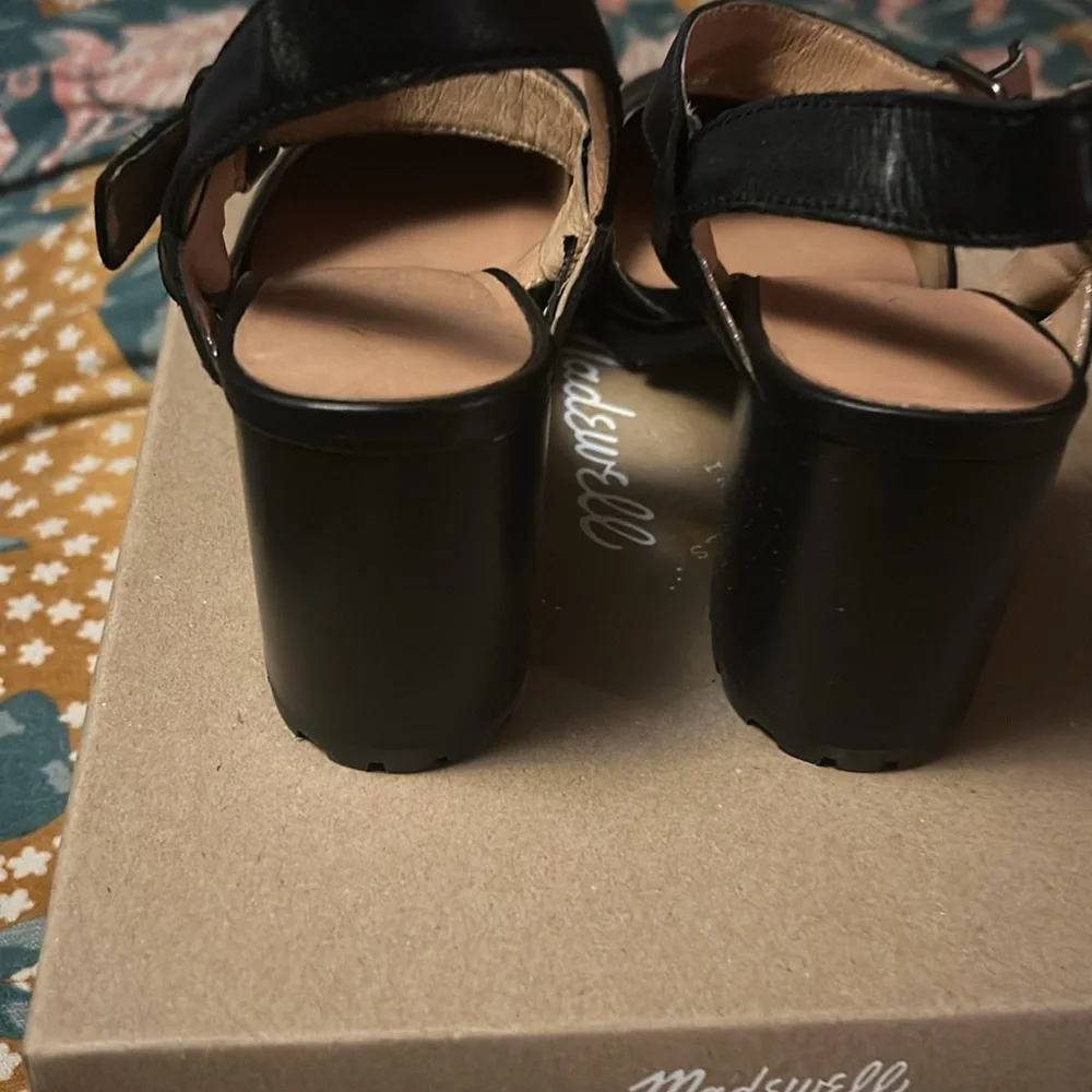 So cute worn once - Picture 3 of 4